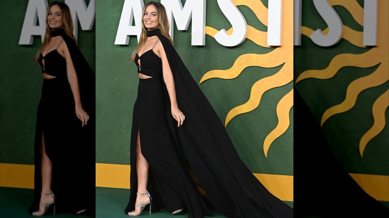 Margot Robbie at the "Amsterdam" premiere in 2022
