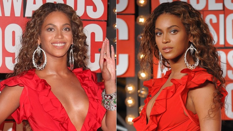 Beyoncé with curly hair at the 2009 VMAs