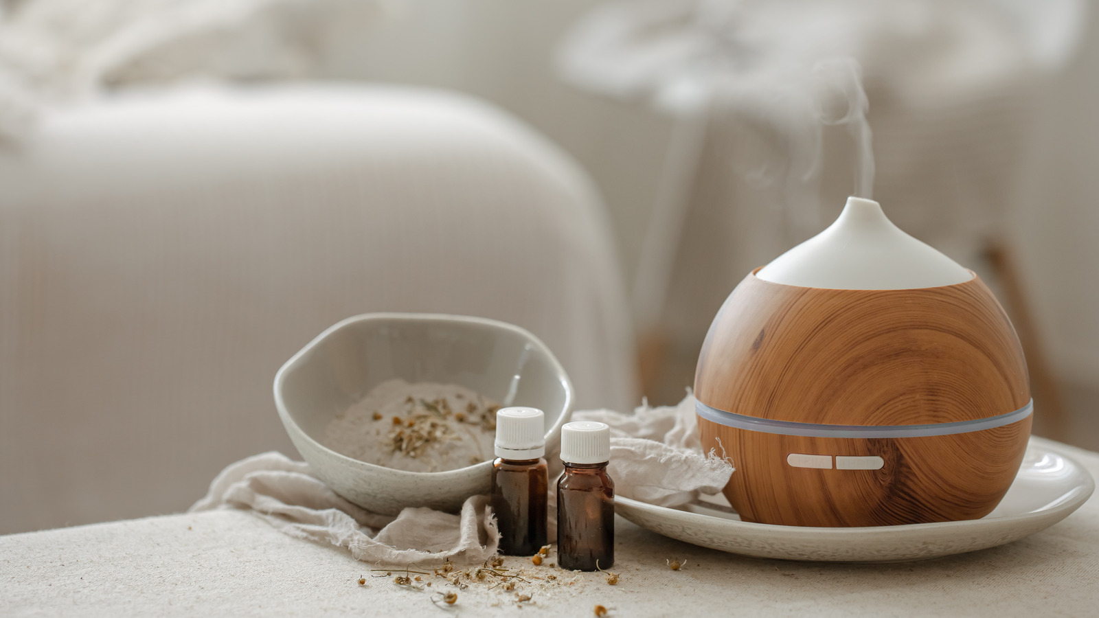 15 Essential Oils That Can Help Ease Anxiety Symptoms