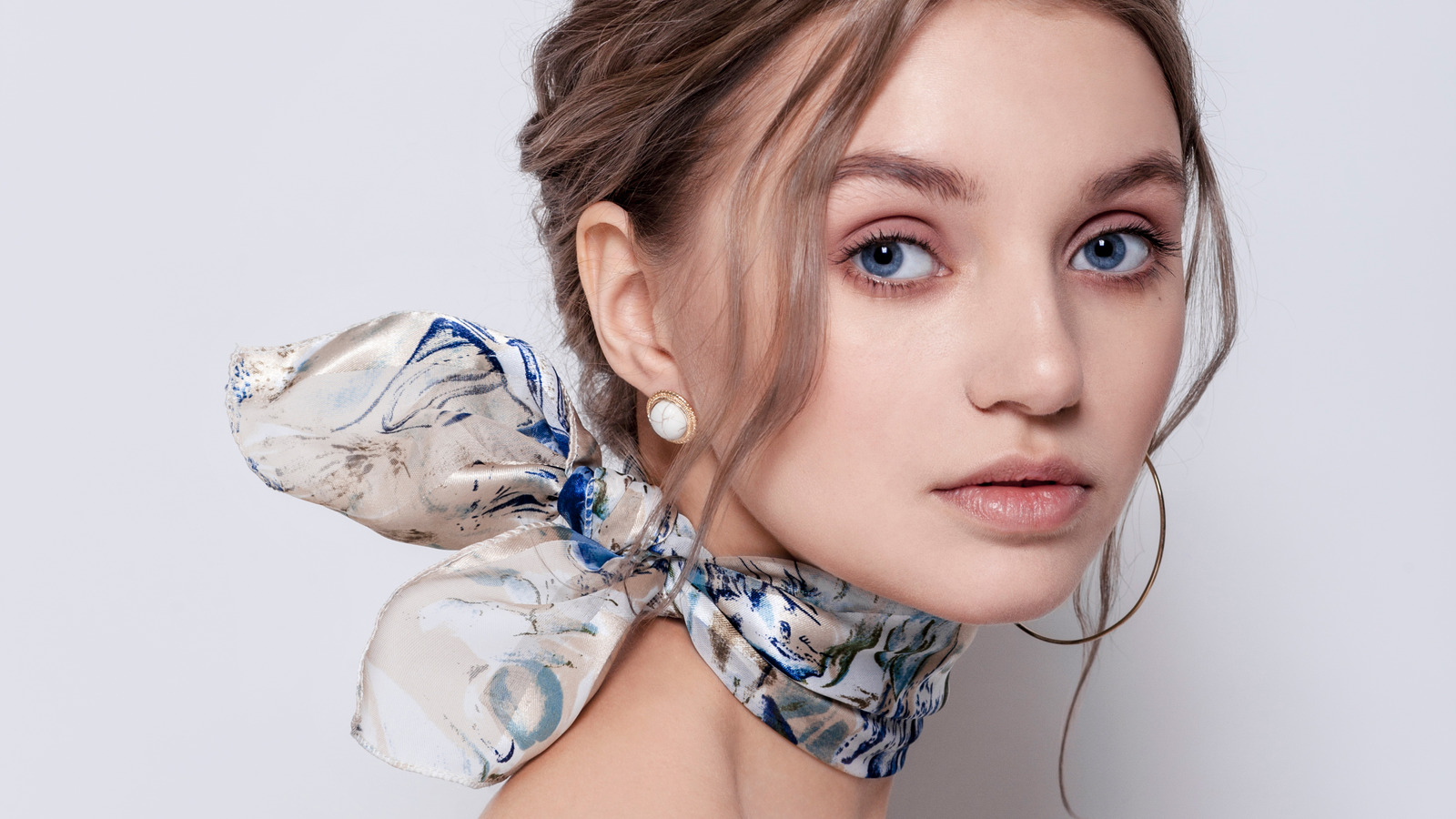 6 Cute Ways to Style Silk Scarves This Spring