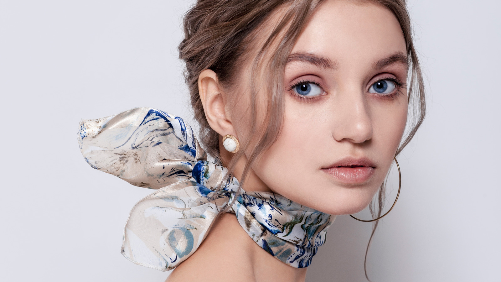 Stylish Ways To Wear a Silk Scarf, Spring-Summer 2020