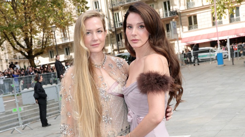 Lana Del Rey with her sister Caroline Grant