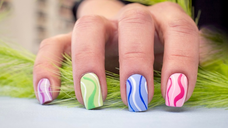 swirl nail art manicure