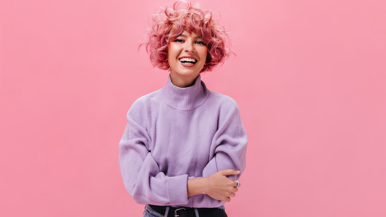 Model wearing purple cashmere sweater