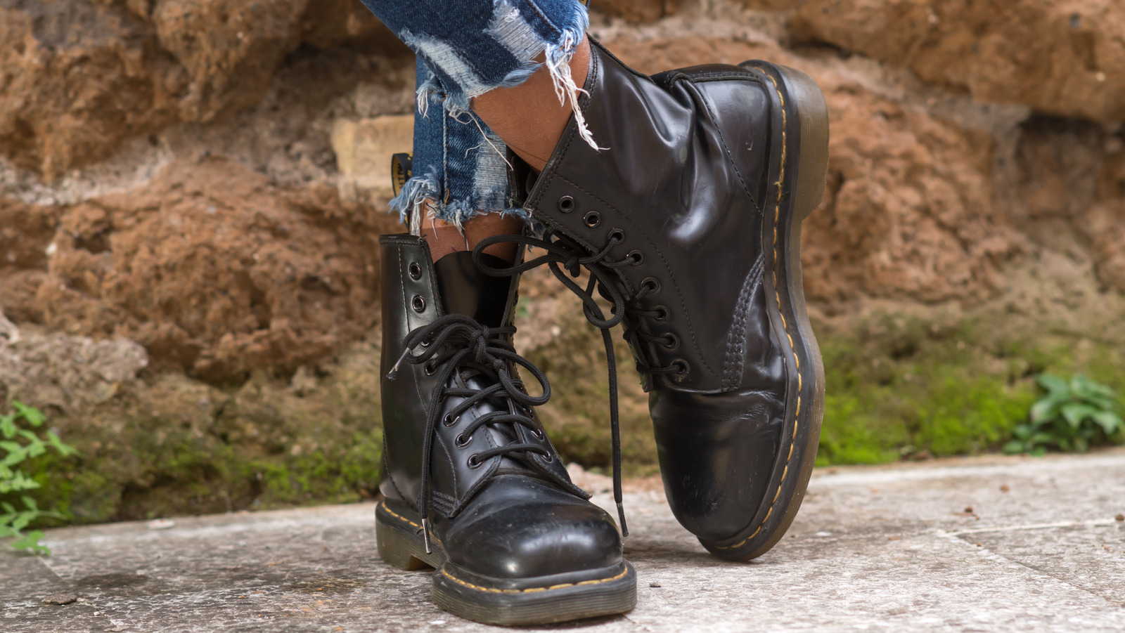 Calamiteit Verkoper moeilijk 25 Ways To Wear Classic Doc Martens No Matter Your Personal Style