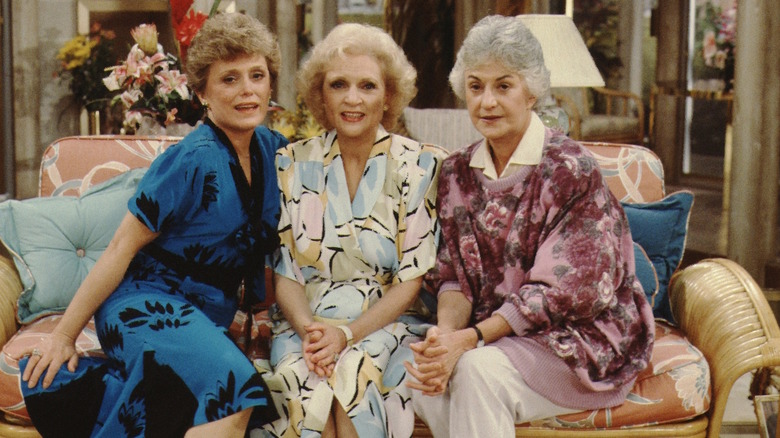 The main cast of "Golden Girls" on set
