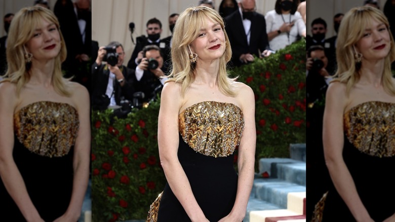 Carey Mulligan enters the 2022 Met Gala