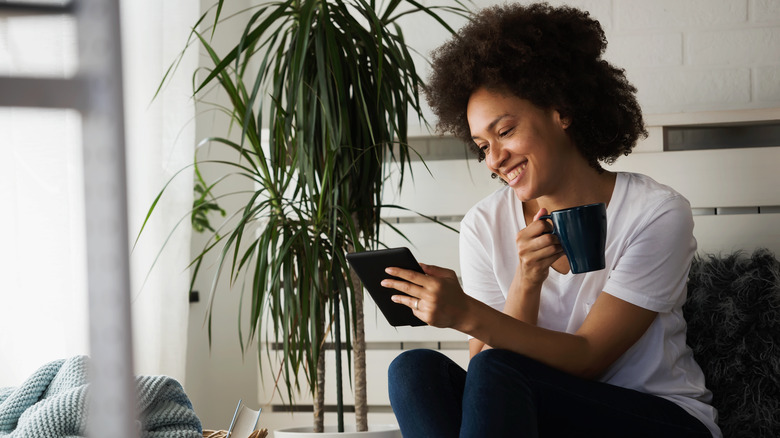 Woman reading an ebook 