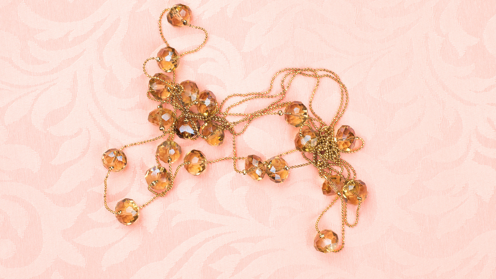 5 Methods That Make Untangling Necklaces A Breeze