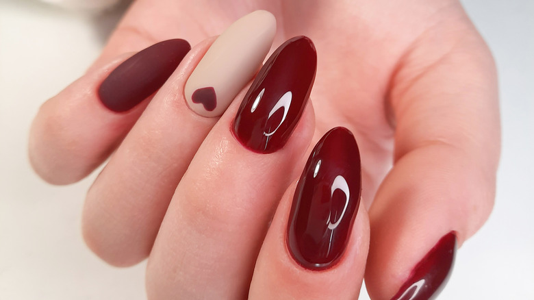 40 Gratitude-Inspiring Thanksgiving Nail Art Ideas : Burgundy & Chrome Gold  Leave Nails