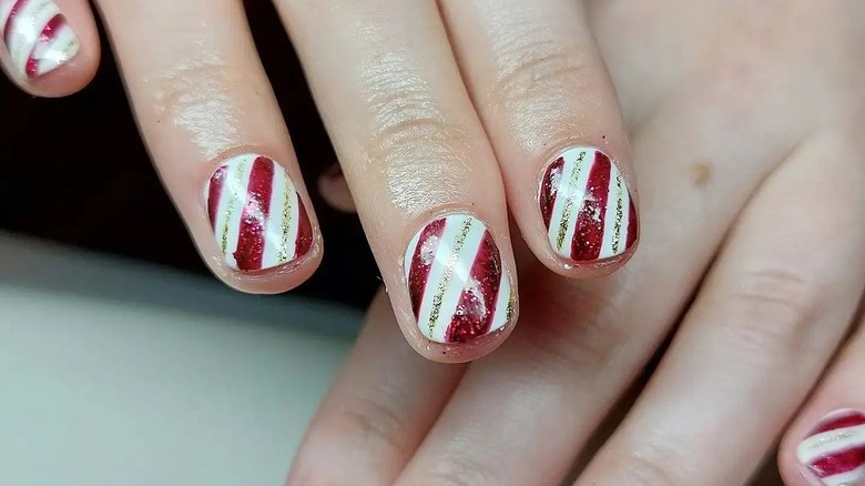 Candy cane striped manicure