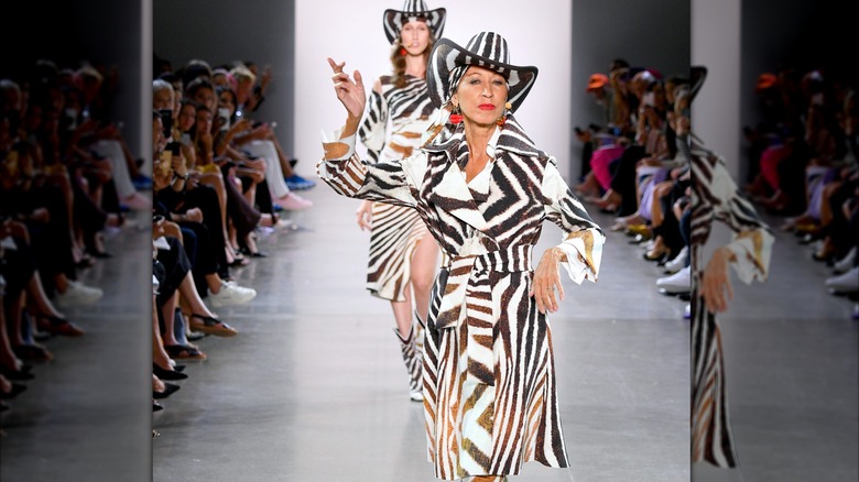 Anna and Pat Cleveland walking for Chiara Boni
