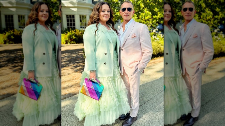 Melissa McCarthy and Adam Shankman pose for a photo together