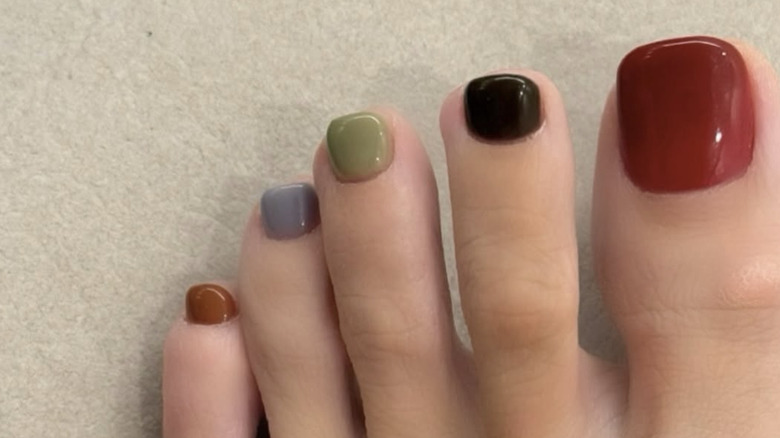 Moody color block pedicure