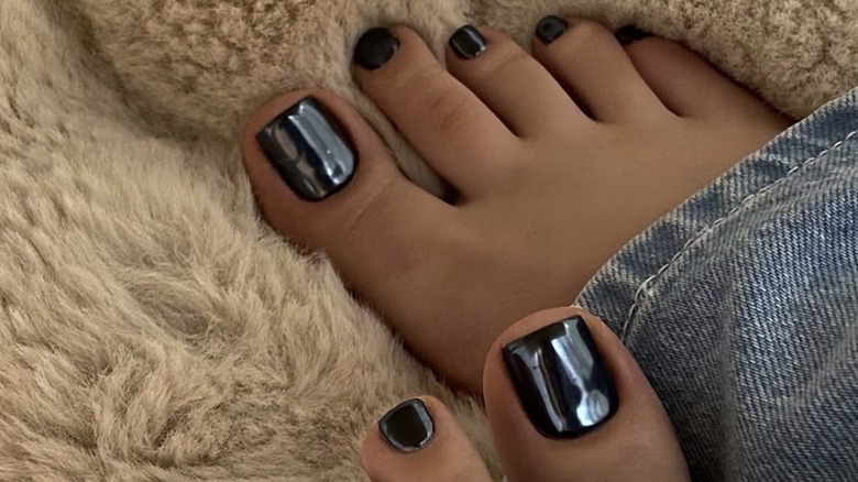 Metallic black pedicure
