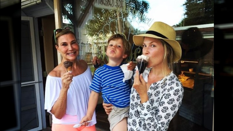 Ali Larter and her son enjoy ice cream cones