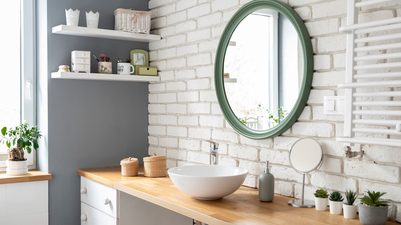 Bathroom counter