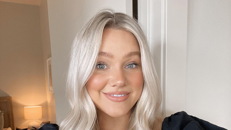 White blond hair nude lipstick