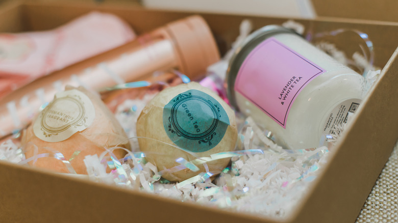 Bath bomb gift box