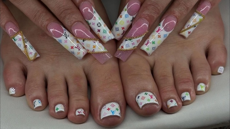 Louis Vuitton nail art