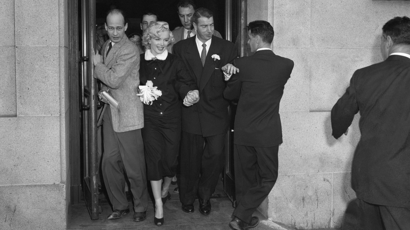 10 Throwback Pics From Old Hollywood Star Weddings That Are Beyond Captivating
