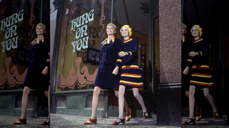 Sara Crichton-Stuart and Twiggy modeling in London 1966
