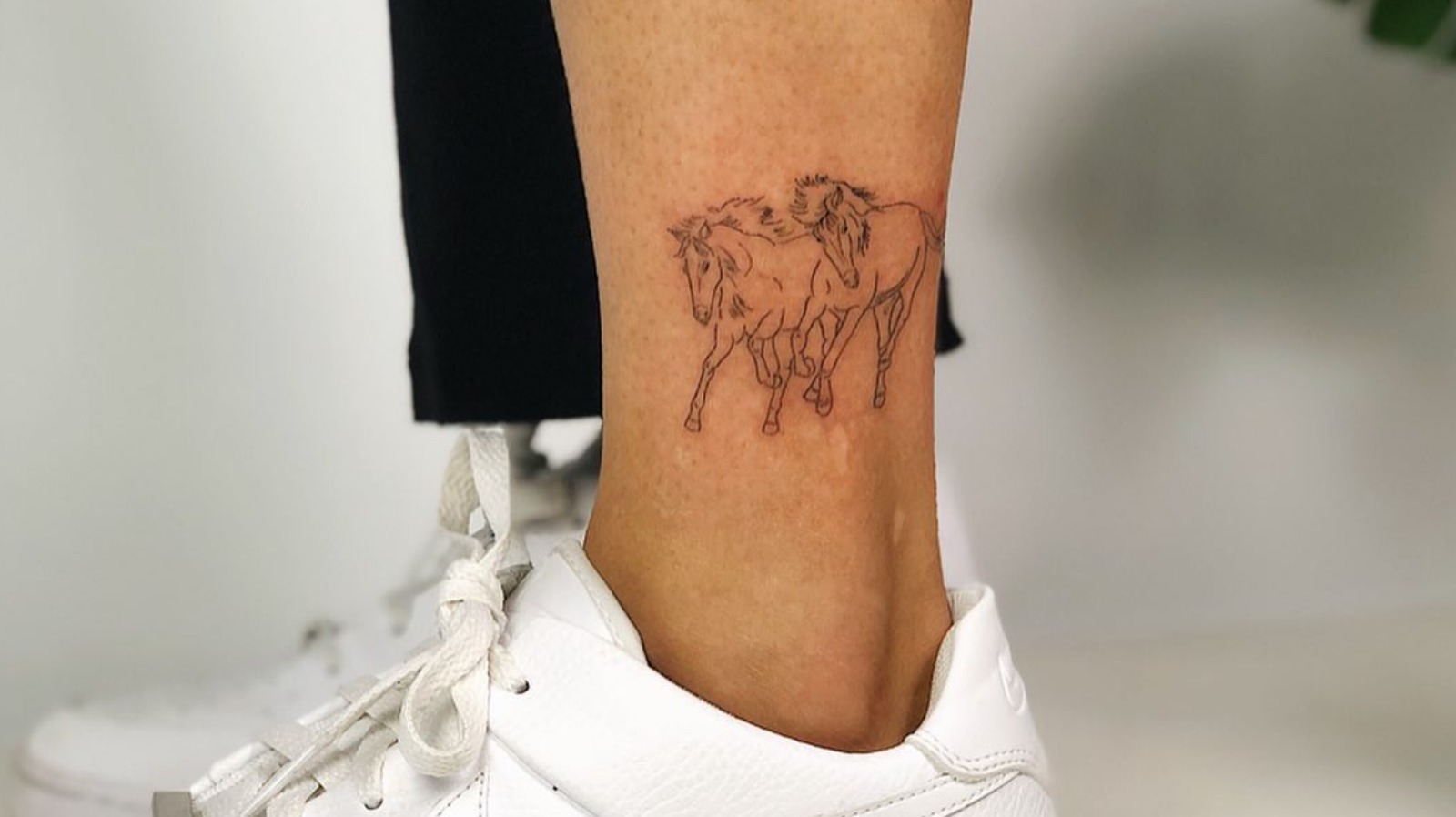 50+ Unique Ankle Tattoos Ideas For Women (2023)-cheohanoi.vn