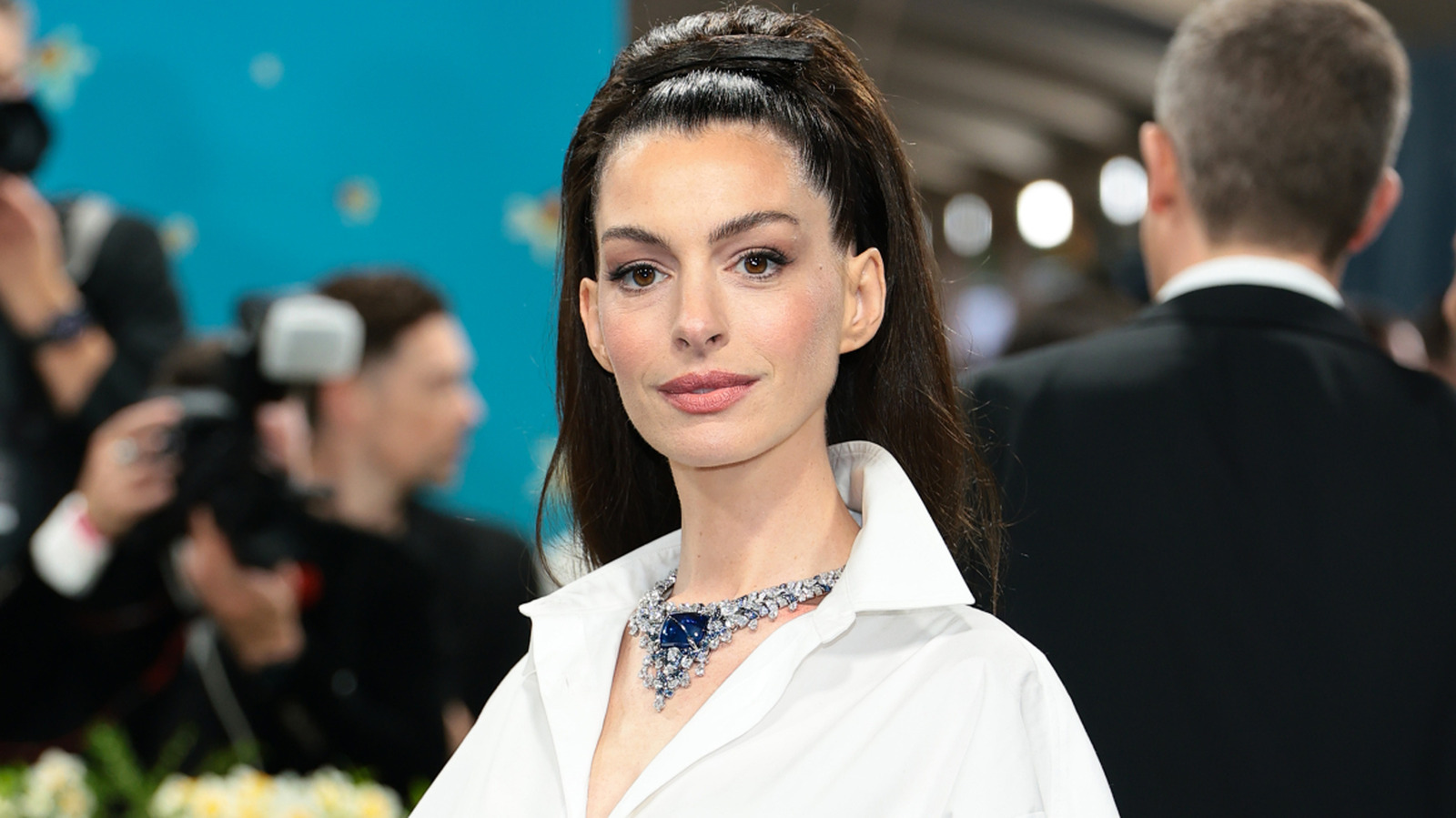 Anne Hathaway's Boring 2025 Met Gala Look Proves She's Stuck In The Past - Glam
