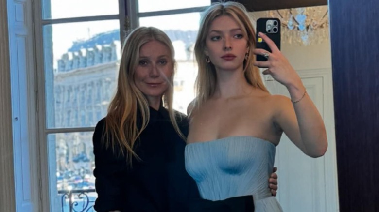 Gwyneth Paltrow and her daughter Apple Martin posing for a mirror selfie