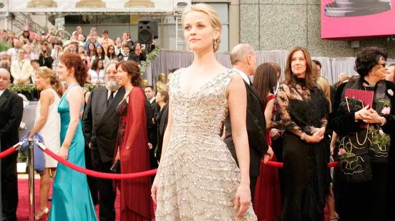 Reese Witherspoon wearing a beautiful gown at the 2006 Oscars