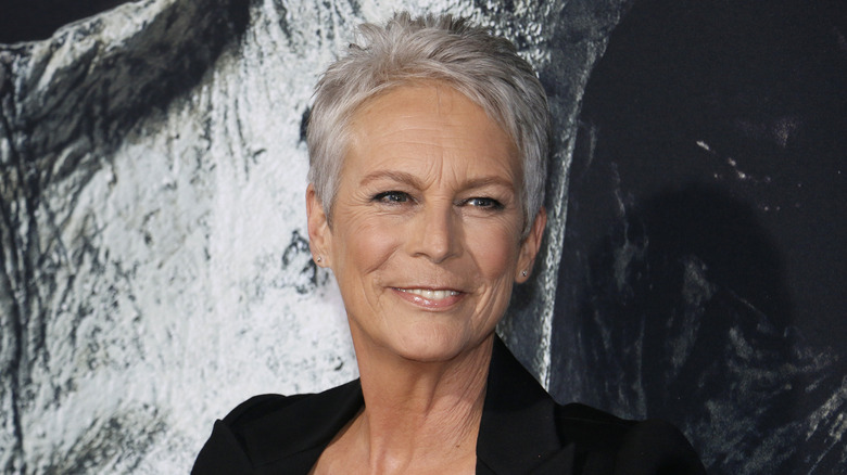 Jamie Lee Curtis posing on the red carpet