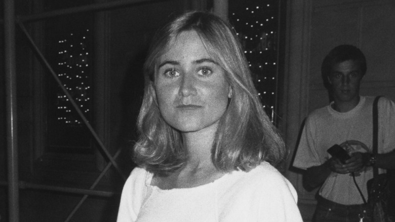 Maureen McCormick in a white outfit and short hair in Midtown Manhattan in 1985