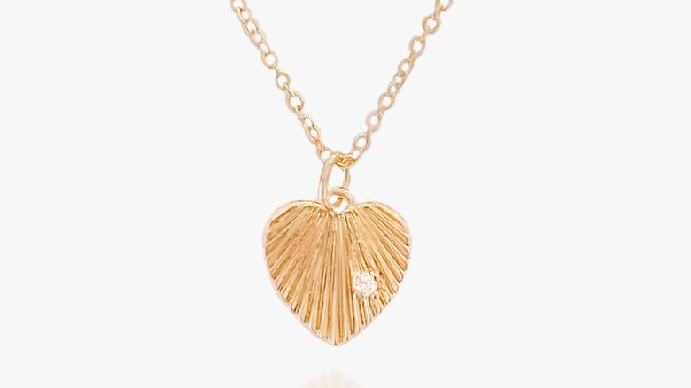 Gold heart necklace