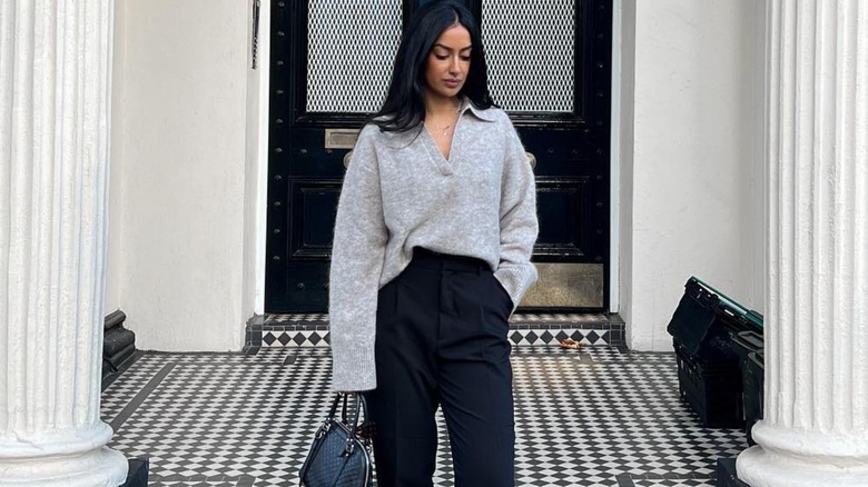 Gray collared V-neck knit jumper