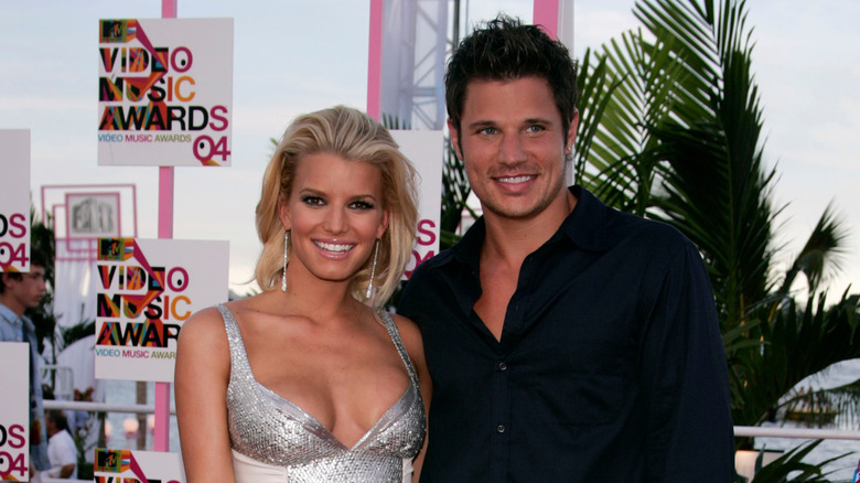 Jessica Simpson and Nick Lachey smiling