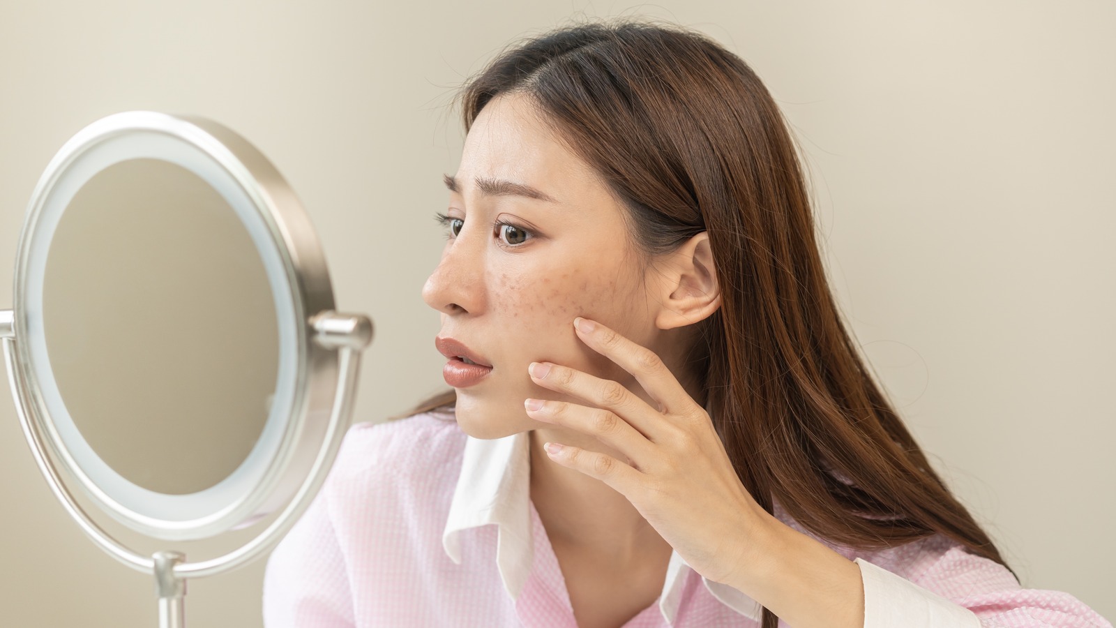 Could You Be Allergic To Your Makeup? Here’s How To Know