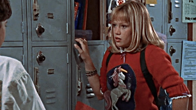Lizzie McGuire looking stressed at school