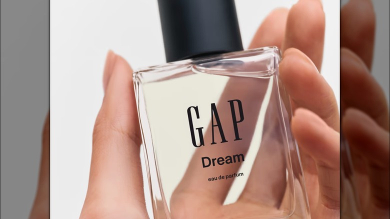 A photo of the GAP Dream fragrance.
