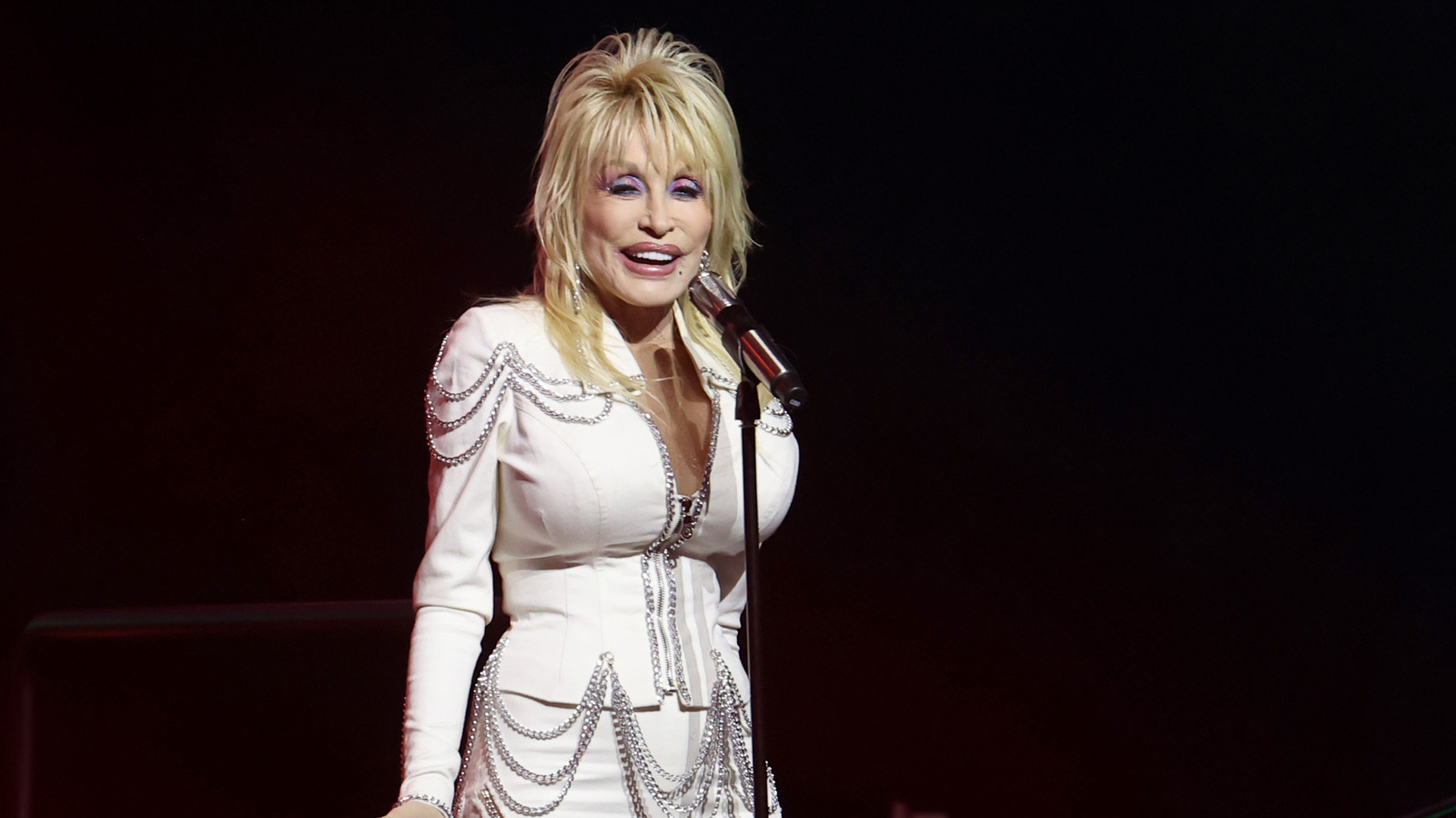 Does Dolly Parton Have Plastic Surgery Regrets? Here's What She's Said - Glam