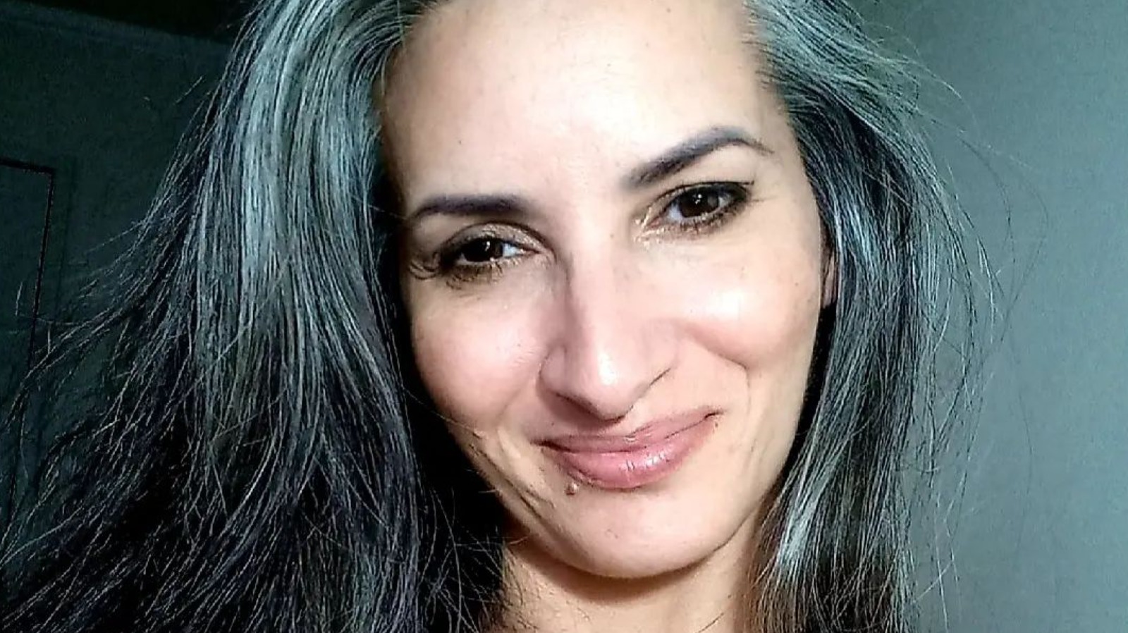 Does Pulling Out A Gray Hair Cause More To Grow?