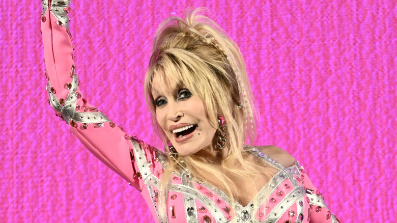 Dolly Parton at her Rockstar press conference