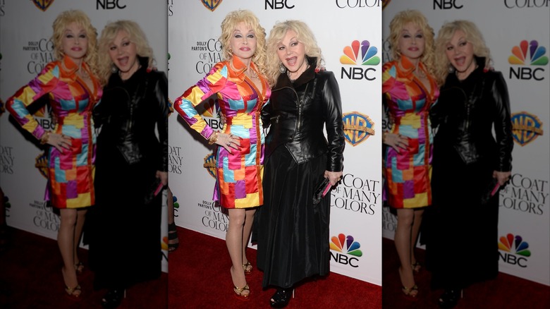Dolly and Stella Parton at the premiere of "Dolly Parton's Coat of Many Colors" in 2015.