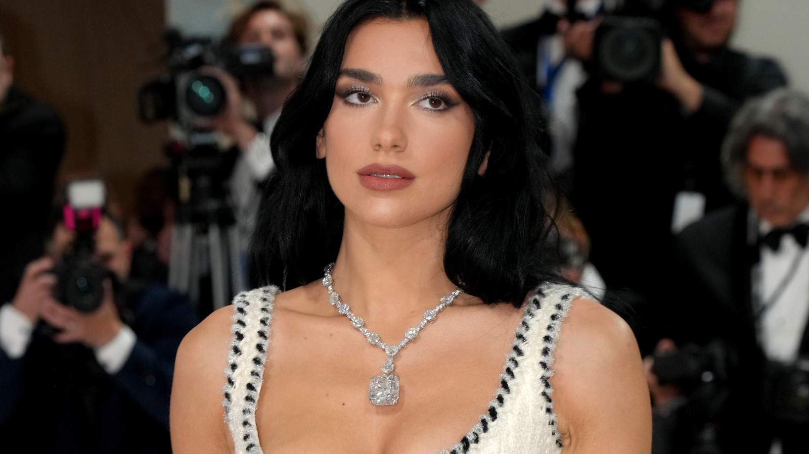 Dua Lipa's 2023 Met Gala Look Gave Bridal Barbie In The Worst Way (Sorry, Twitter)