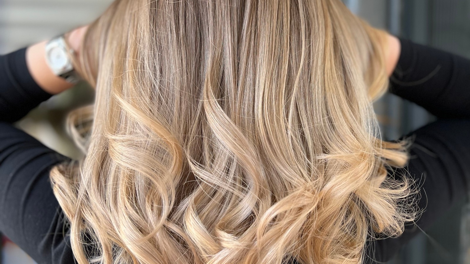 30 Golden Blonde Hair Inspirations for You to Shine Out Throughout 2023