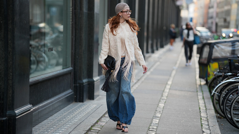 Henni Schäfer in balloon jeans in Denmark in 2026.