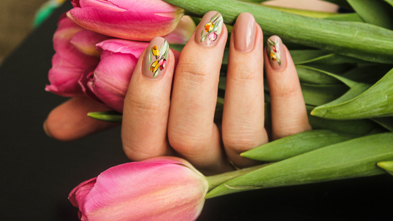 Dried Flower Encapsulated DIY Fall Nail Idea