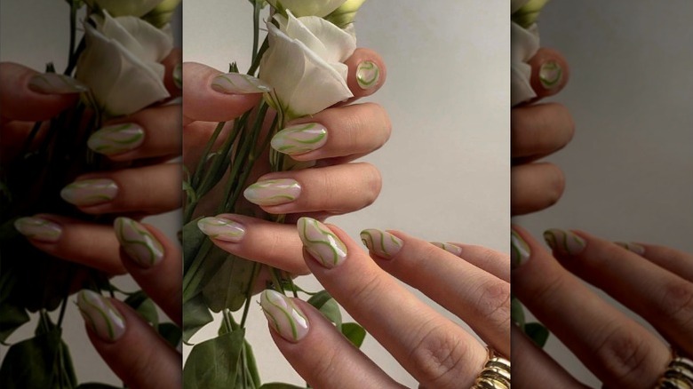 Green glaze manicure