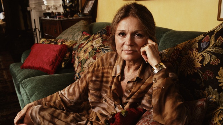 Gloria Steinem posing in her New York City apartment in November 1990