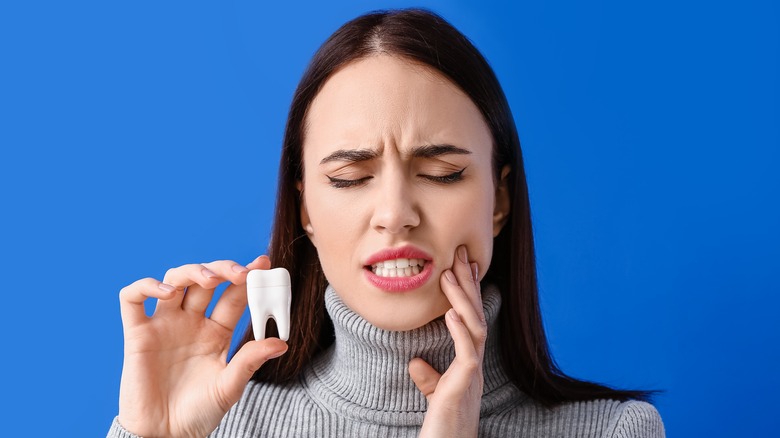 Woman with tooth pain