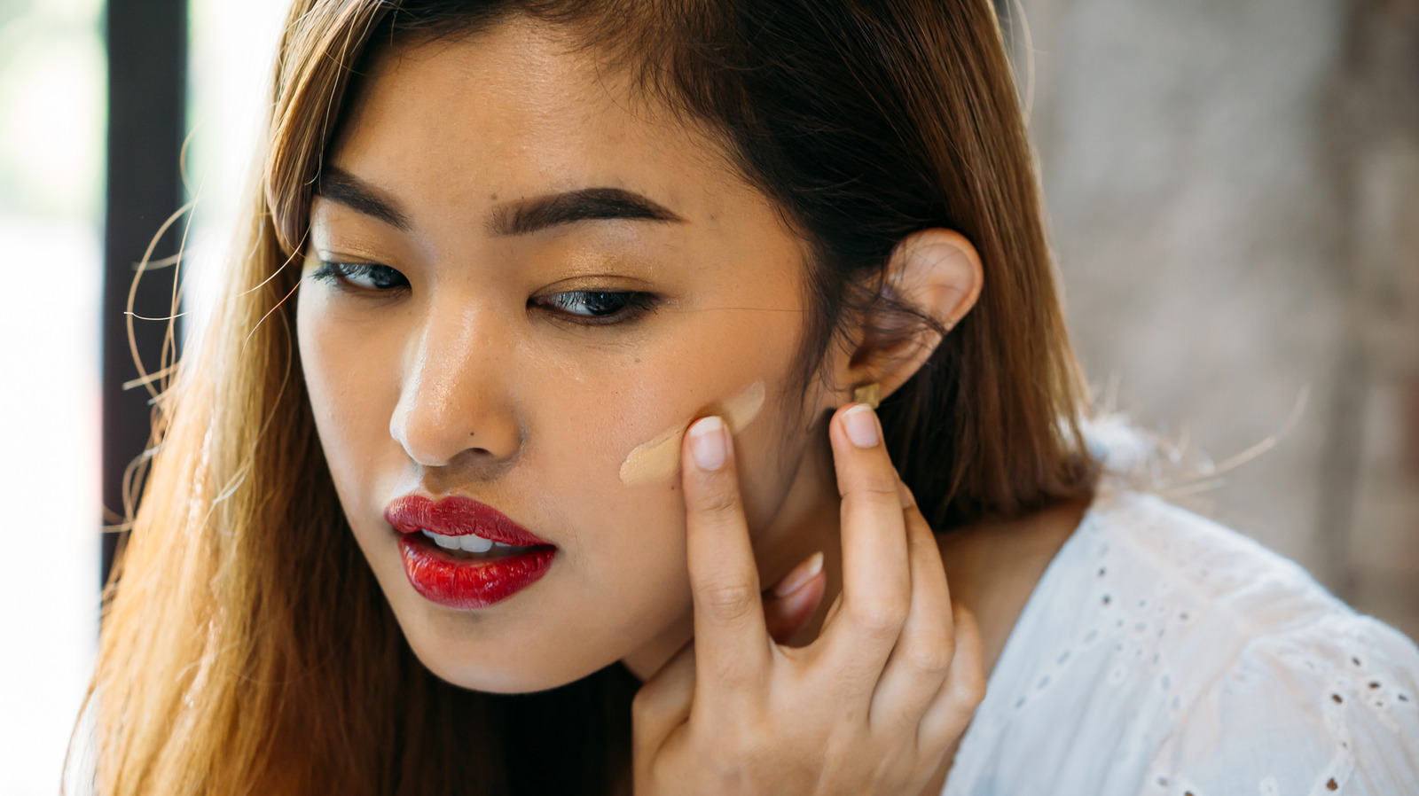 Here’s How You Should Really Be Applying Your BB Cream For The Most Natural Look – Glam